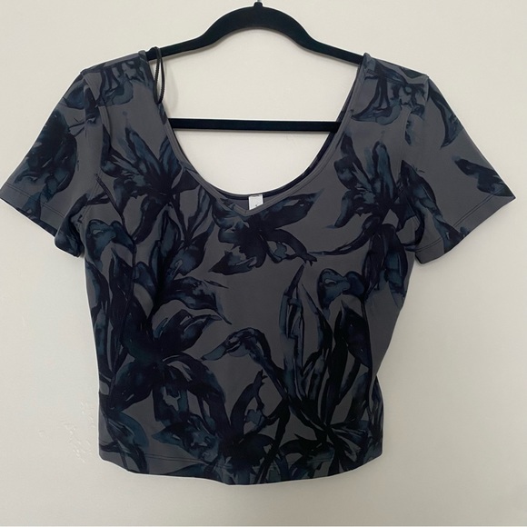 lululemon Women's Yoga Align T-Shirt - Nulu Fabric size 8 - Picture 4 of 11